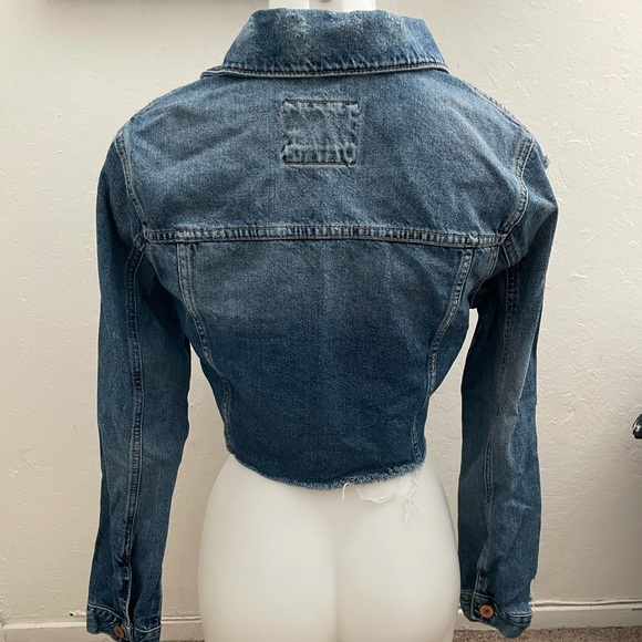 Forever 21 - Crop and Distressed Jean Jacket - M - Picture 5 of 8